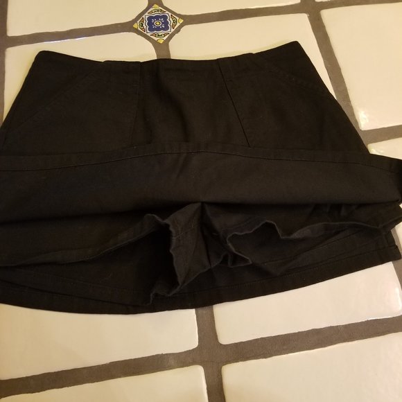 SmartSet Black Mini Skort - Picture 4 of 9